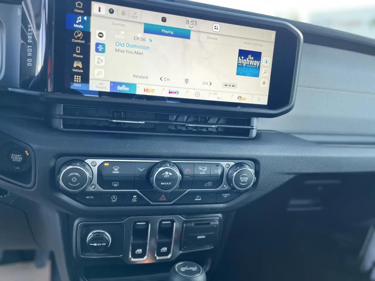 Jeep Wrangler снимка Jeep Wrangler