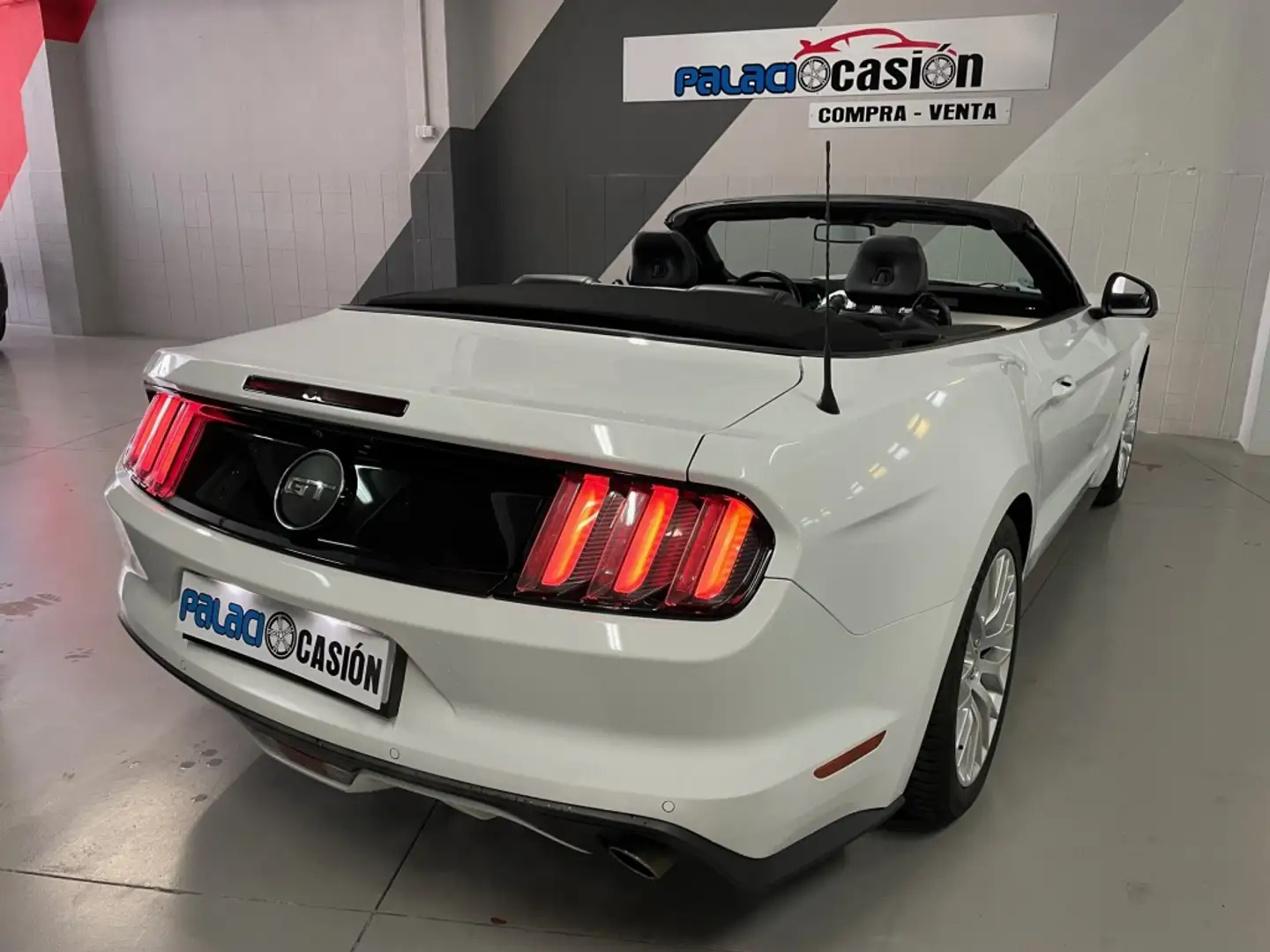 Ford Mustang Convertible 5.0 Ti-VCT GT Aut. Blanco - 2