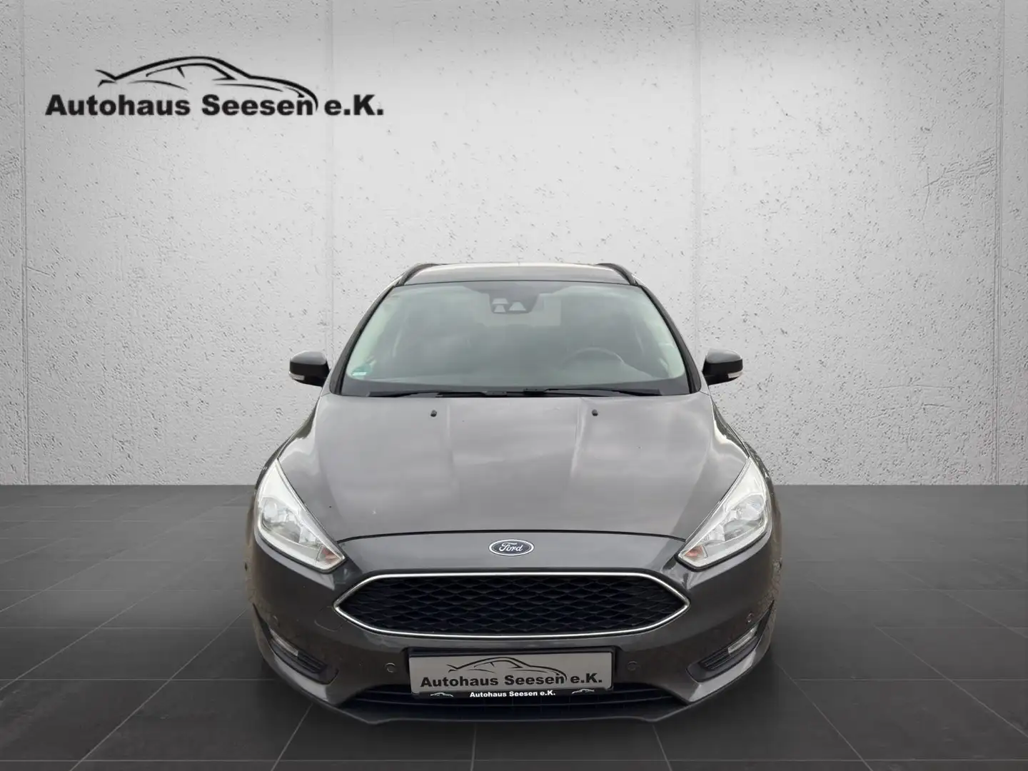 Ford Focus Turnier Business*Navi* Grau - 2