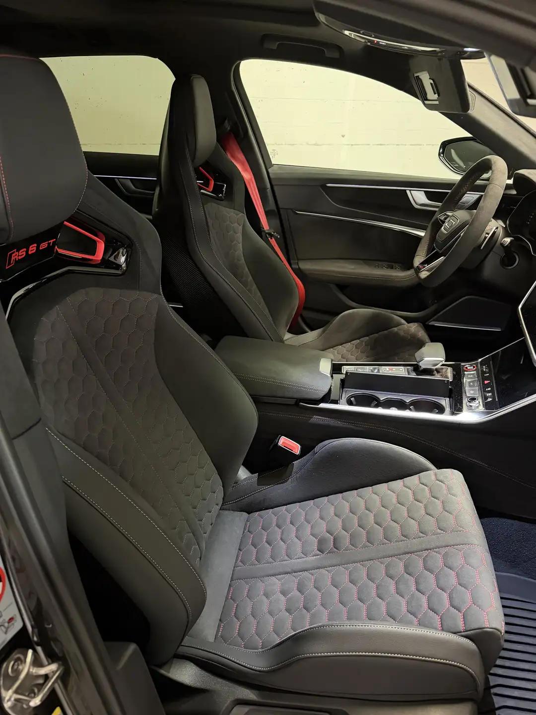 아우디 RS6 2025 블랙 사진 5