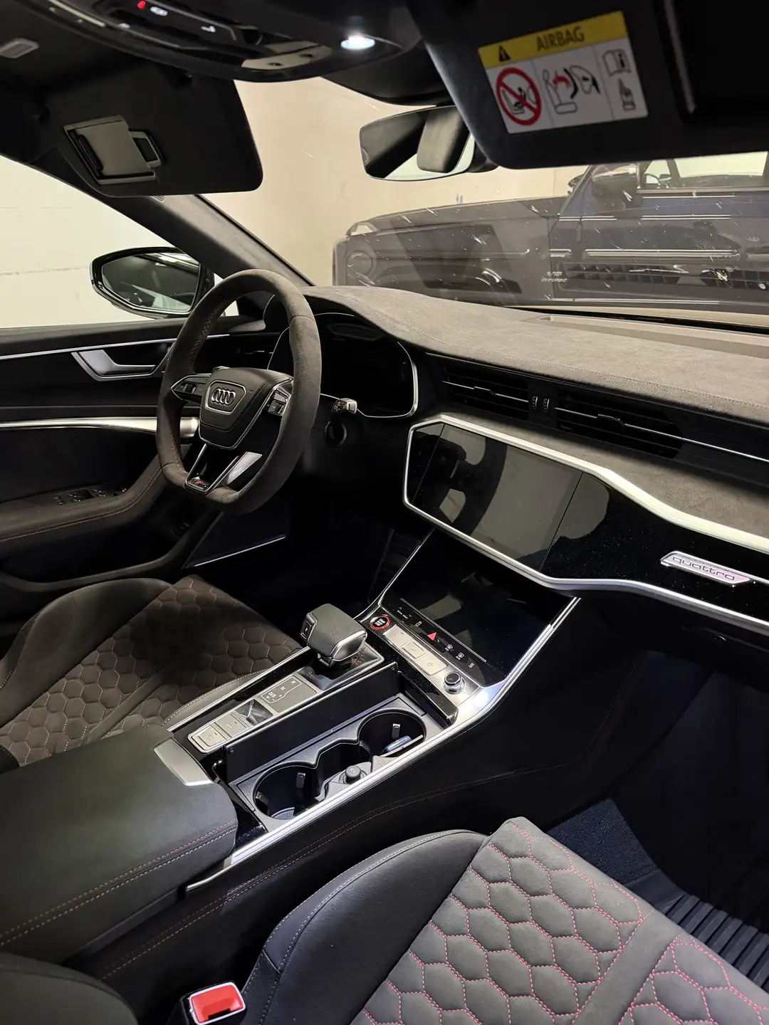 아우디 RS6 2025 블랙 사진 6