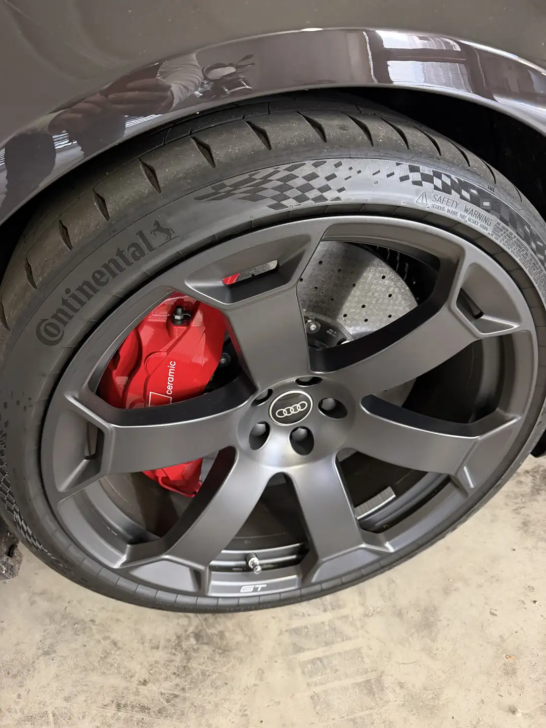아우디 RS6 2025 블랙 사진 3