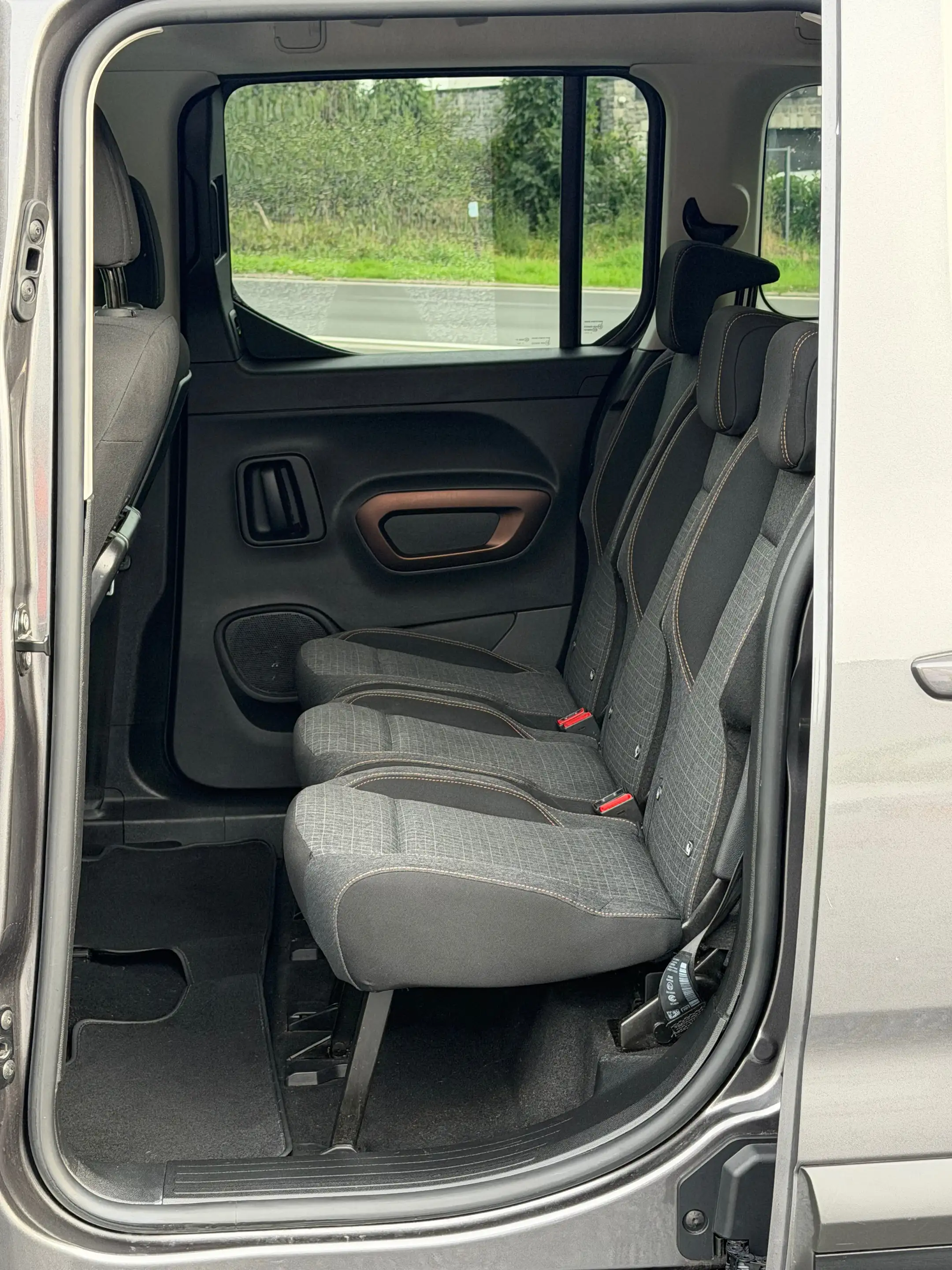 Peugeot Rifter Rifter 1.5 BlueHDi Standard GT 7pl S — photo 13