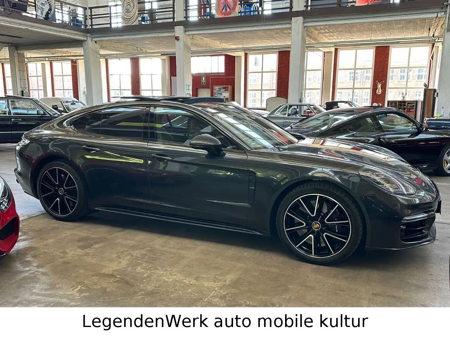 Porsche Panamera Turbo S EXCLUSIV SPORT CHRONO + ABGAS Grau - 2