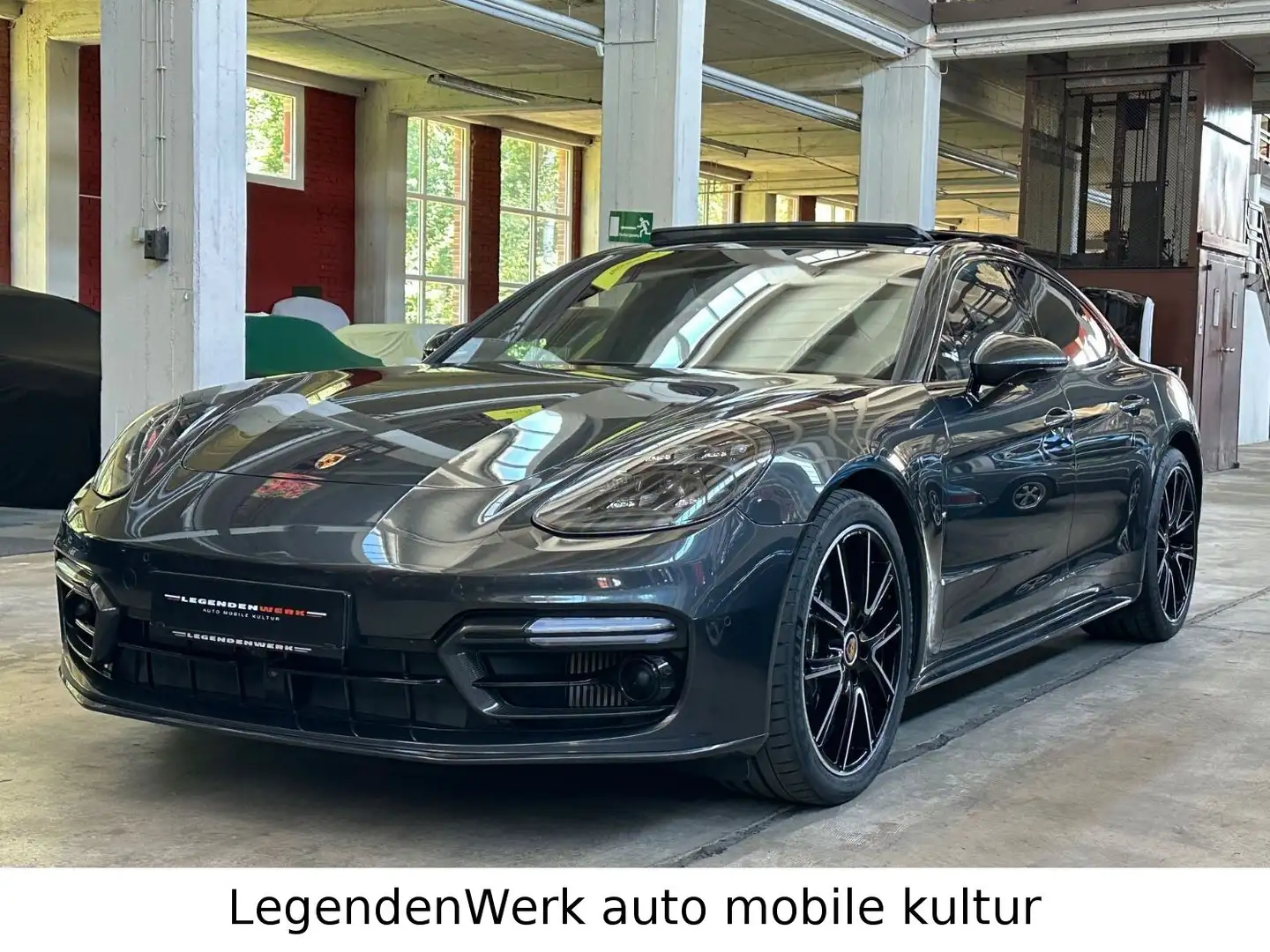 Porsche Panamera Turbo S EXCLUSIV SPORT CHRONO + ABGAS Grau - 1