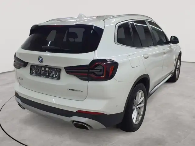 BMW X3 view 4