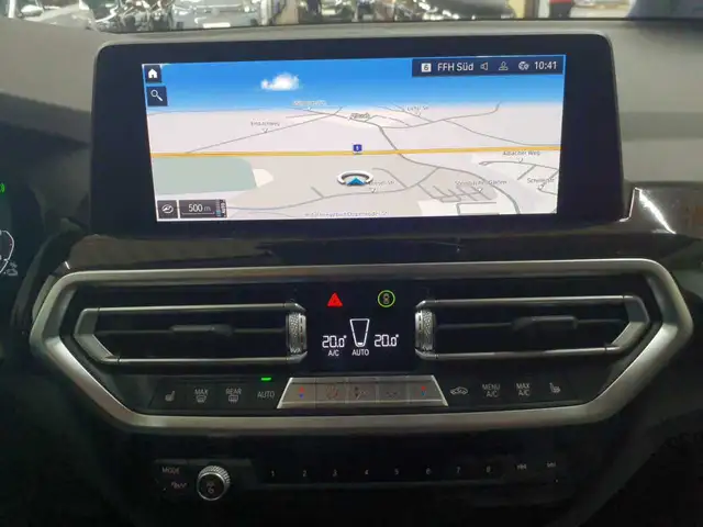 BMW X3 view 12