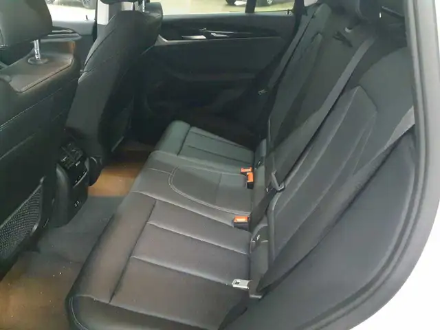 BMW X3 view 13