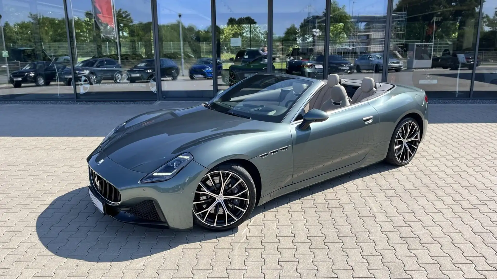 Maserati GranCabrio Modena VERDE GIADA + FUORISERIE Grün - 2