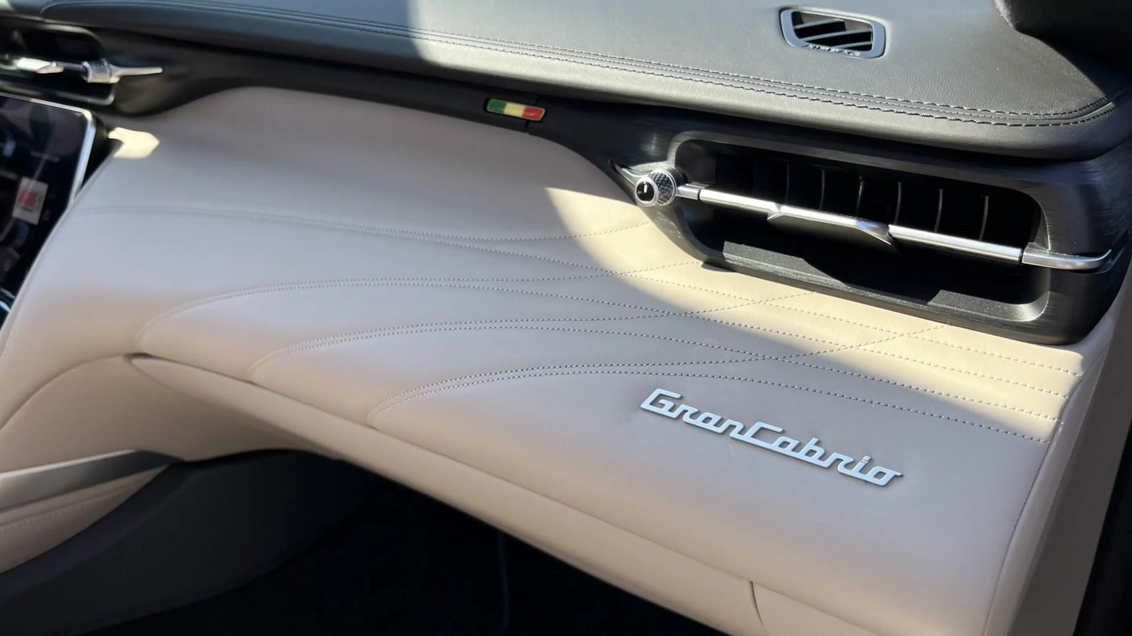 Maserati GranCabrio Modena VERDE GIADA + FUORISERIE — photo 20