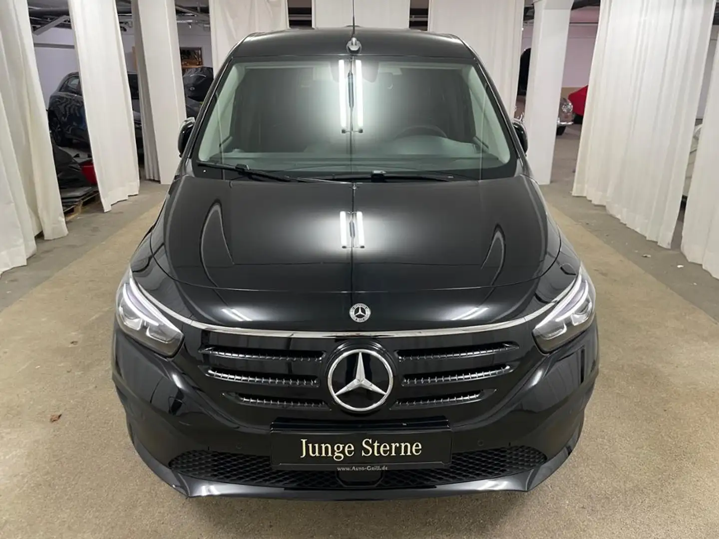 Mercedes-Benz EQT 200 Premium Lang 7Sitze 22kw Klappische AHK Schwarz - 2