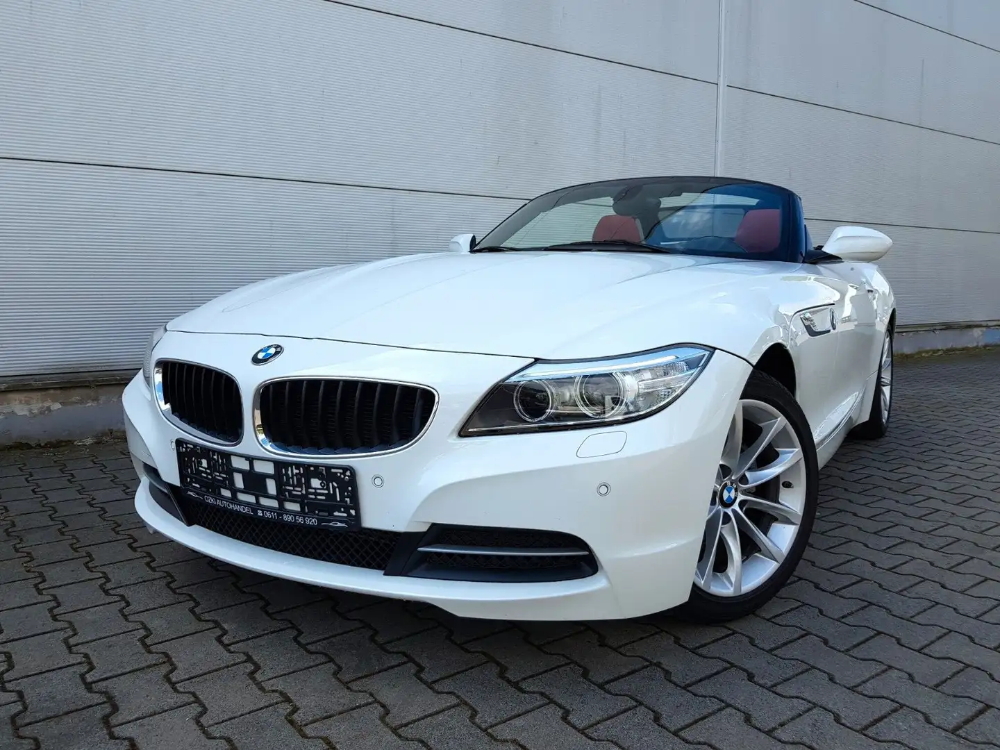 BMW Z4 Roadster sDrive18i Bílá - 2