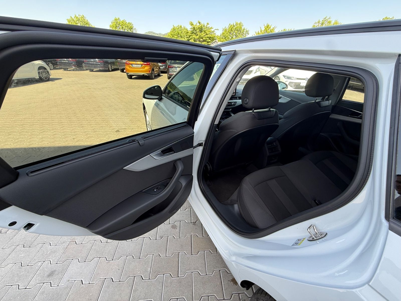 Audi A4 Avant 35 TDI — photo 14