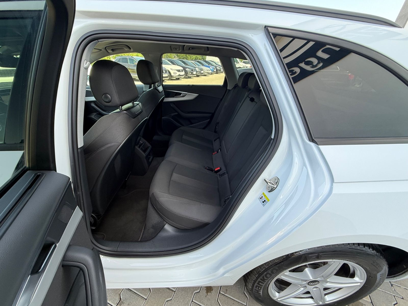 Audi A4 Avant 35 TDI — photo 15