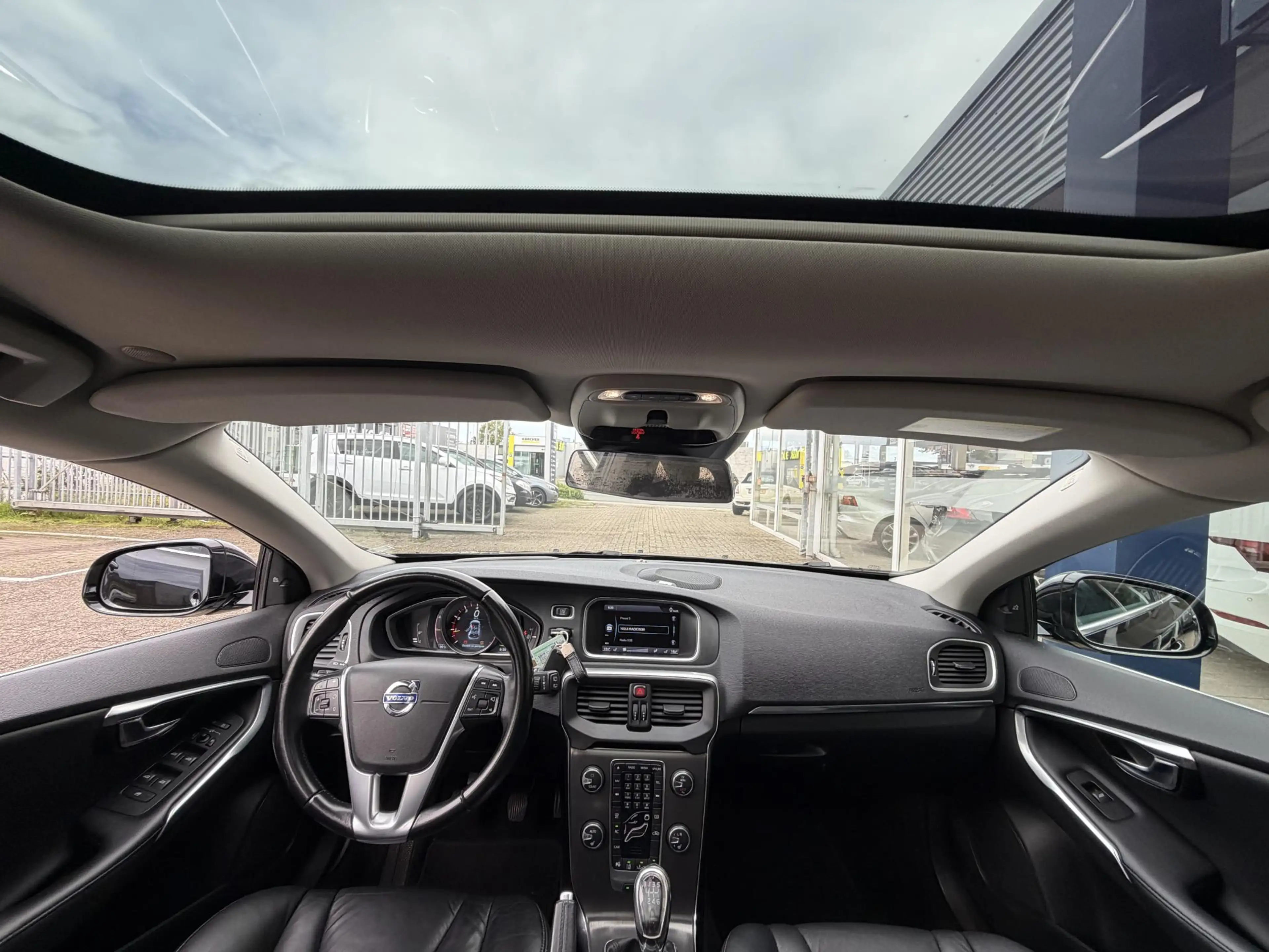Volvo V40 1.6 T4 Summum / NL-Auto / Vol-Leder / Panodak / Ad — photo 15
