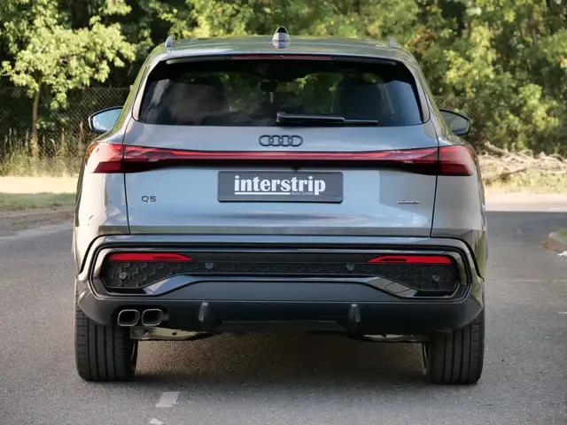 Audi Q5 view 5