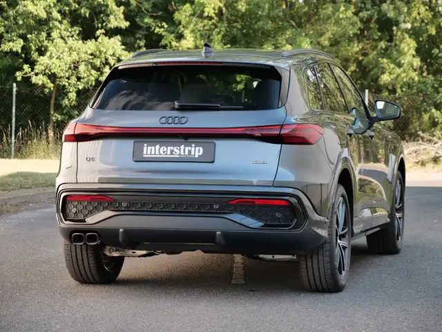 Audi Q5 view 6