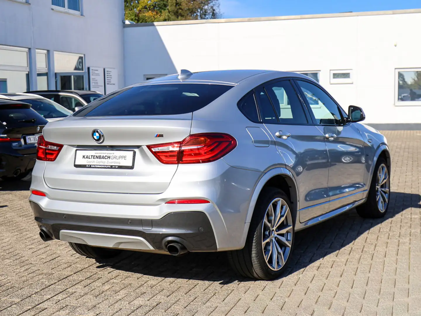BMW X4 40i HUD LED NAVI HGSD H/K KAMERA LEDER SHZ Zilver - 2