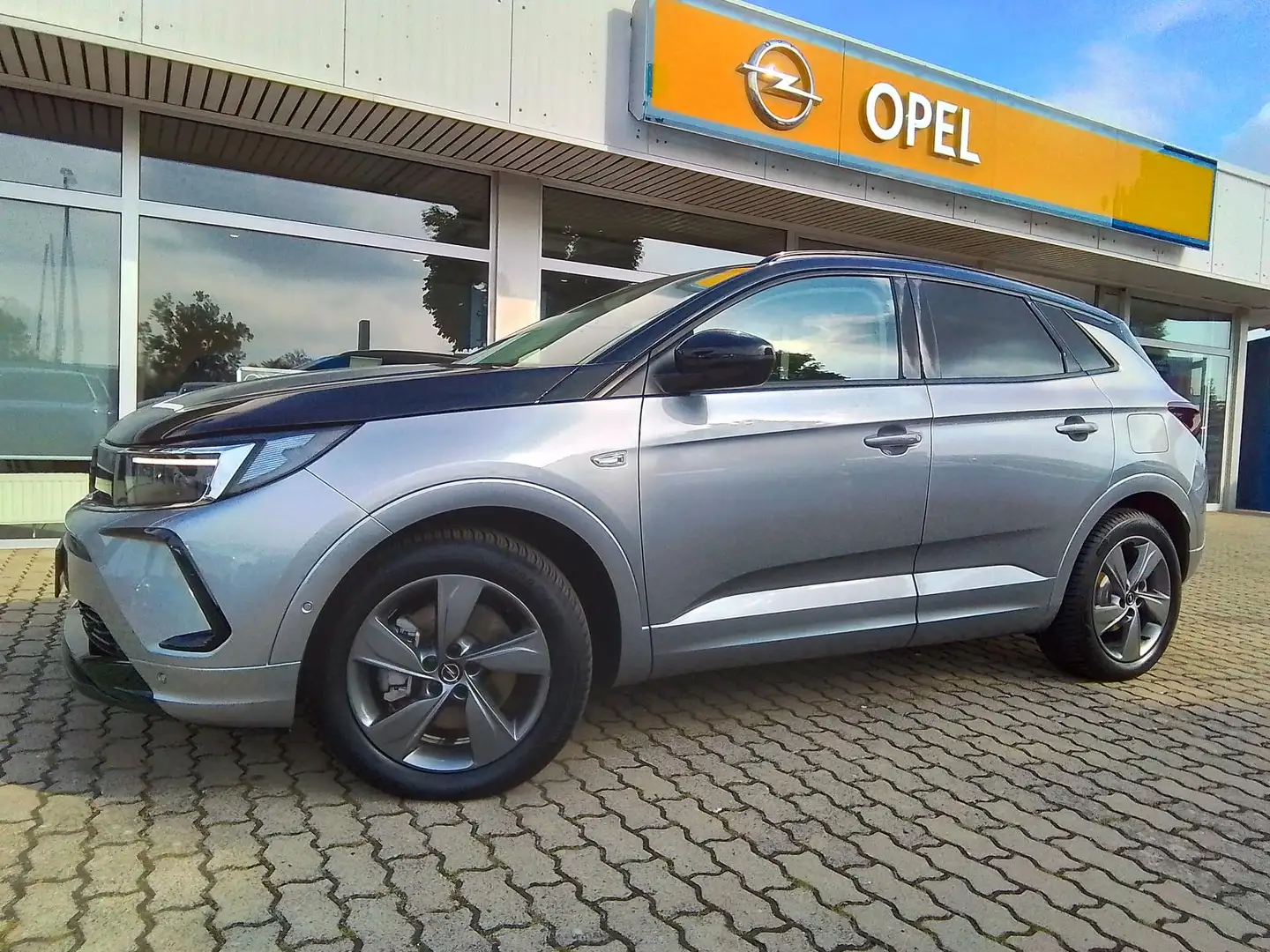 Opel Grandland GSe PHEV 4x4 Matrix/Navi/SHZ//360°Kamera Grau - 2