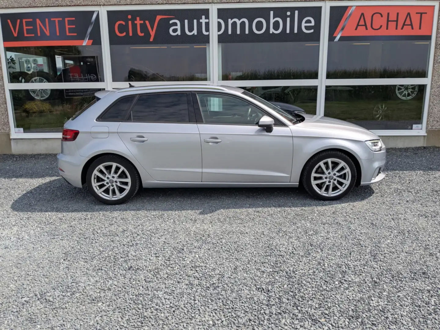 Audi A3 35 TDI S-TRONIC GPS BLUETOOTH ATTACHE REMO Gris - 2