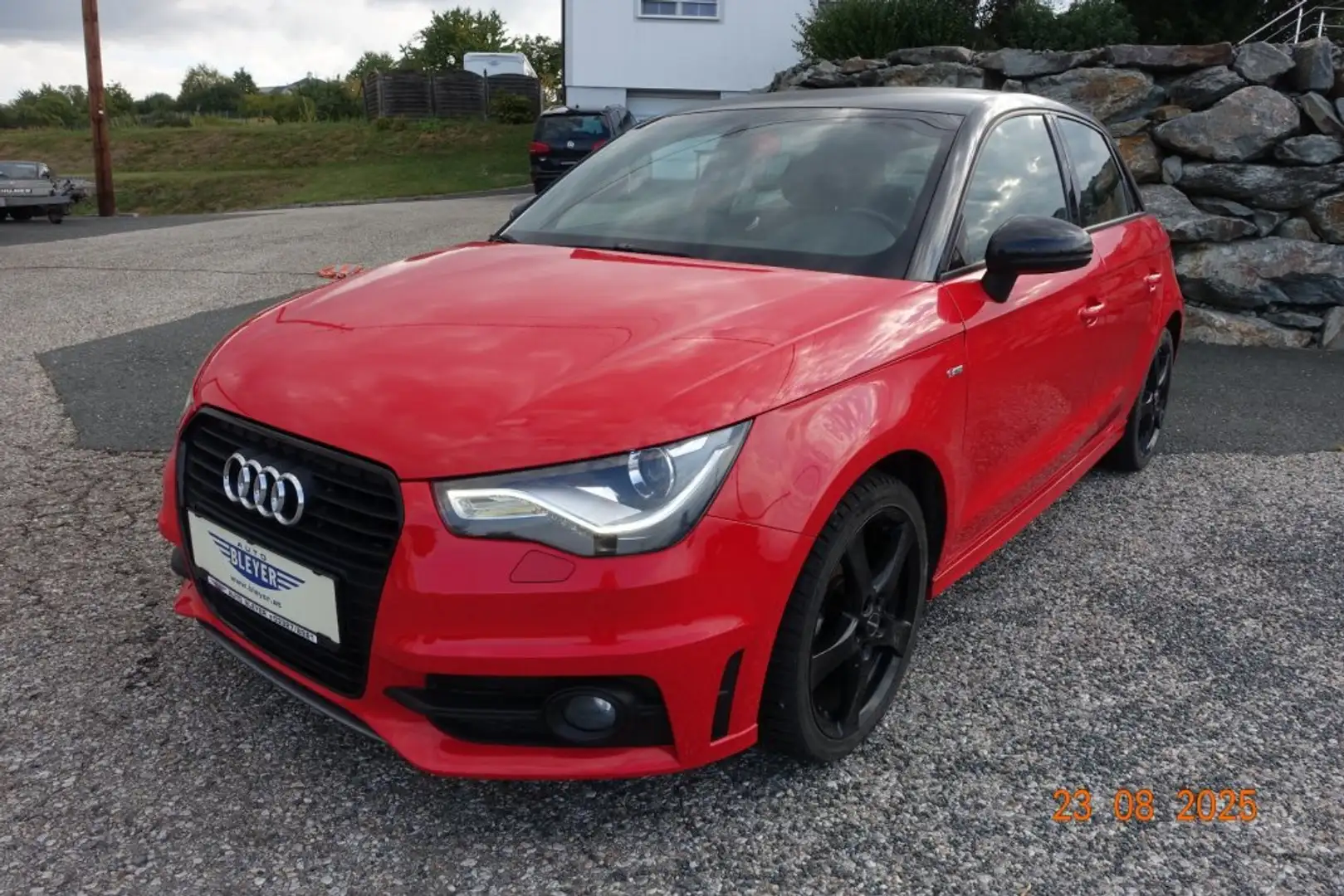 Audi A1 Sportback 1,2 TFSI Admired Rot - 1