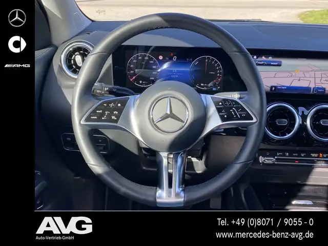 Mercedes-Benz GLA view 9