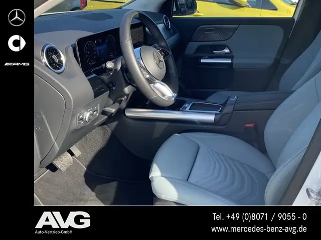 Mercedes-Benz GLA view 7