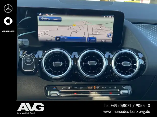Mercedes-Benz GLA view 10