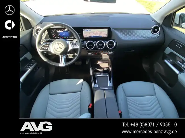 Mercedes-Benz GLA view 8