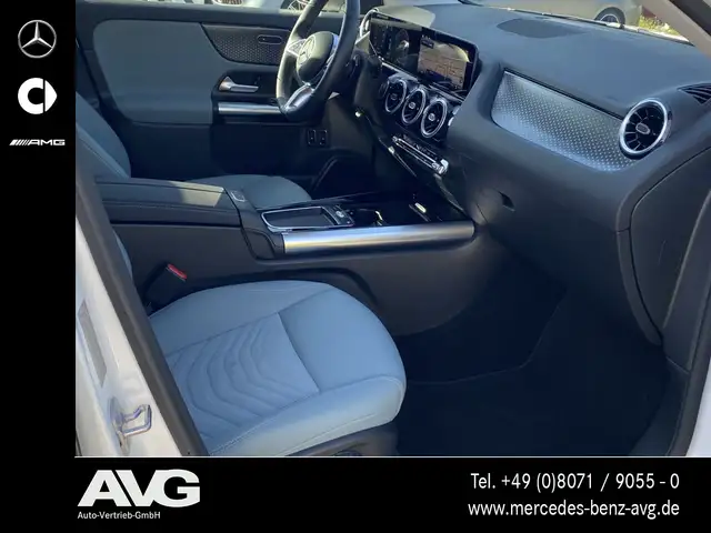 Mercedes-Benz GLA view 15