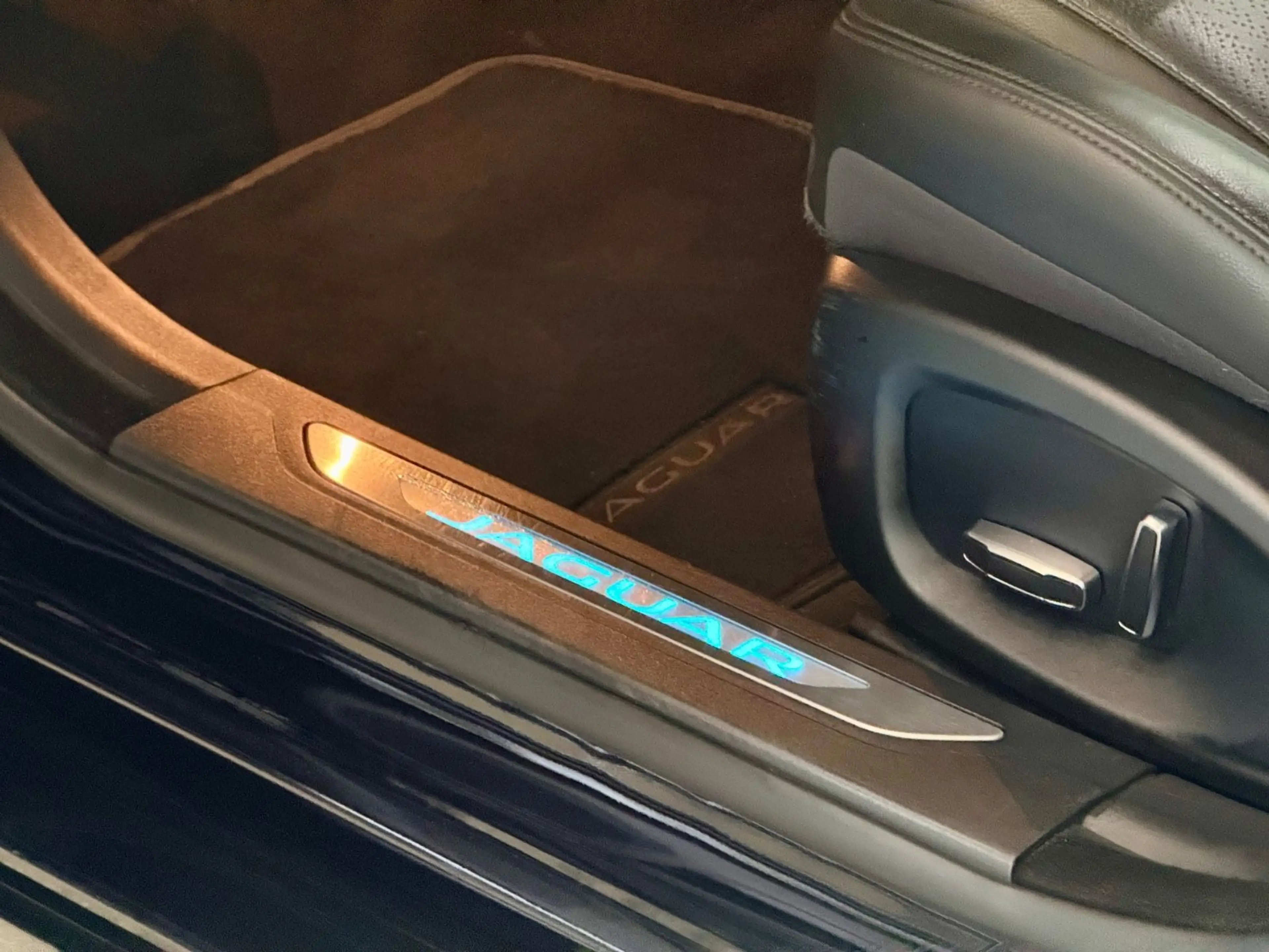 Jaguar XF Sportbrake Prestige *Leder *PDC *Carplay — photo 22