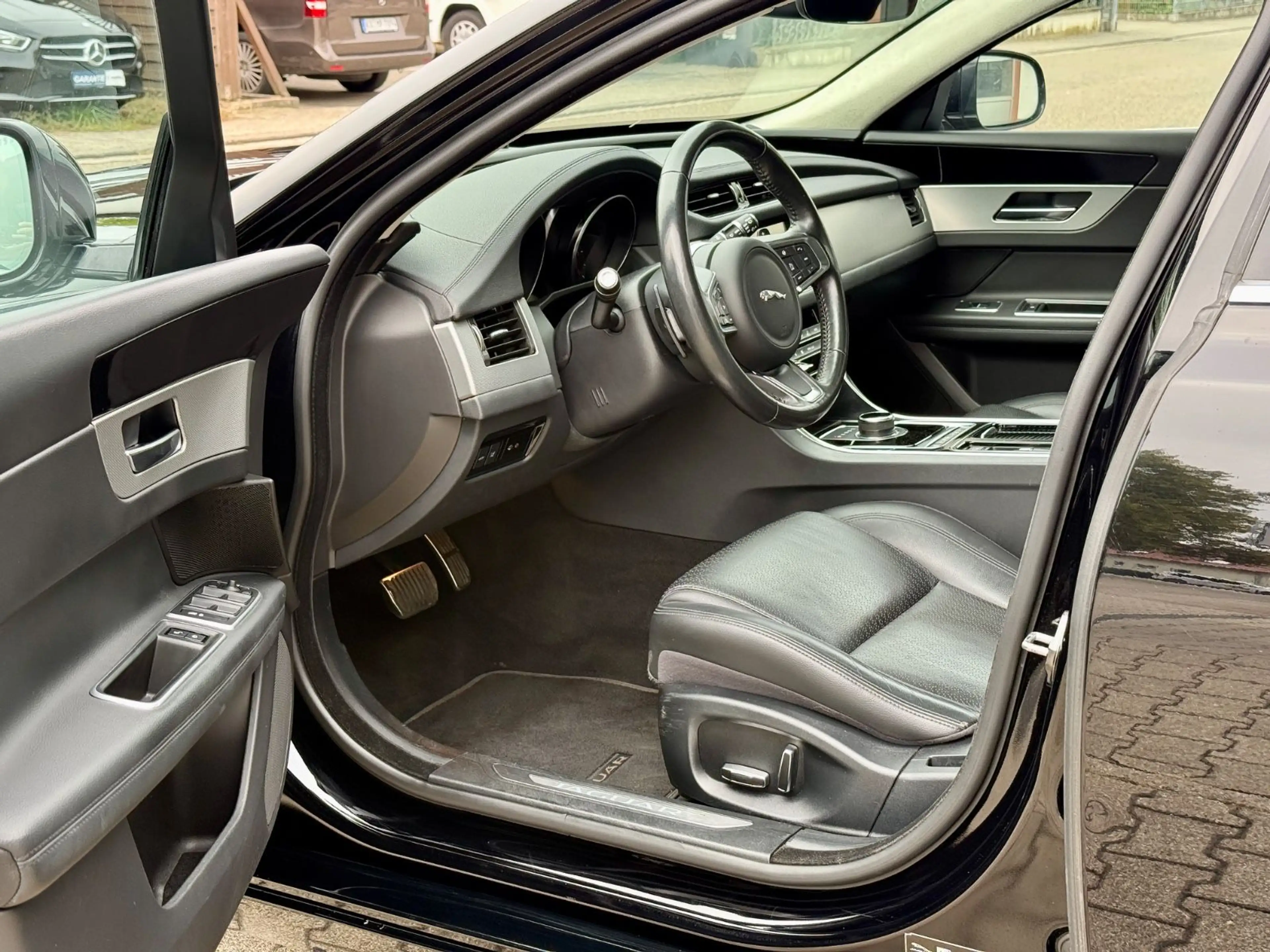 Jaguar XF Sportbrake Prestige *Leder *PDC *Carplay — photo 11