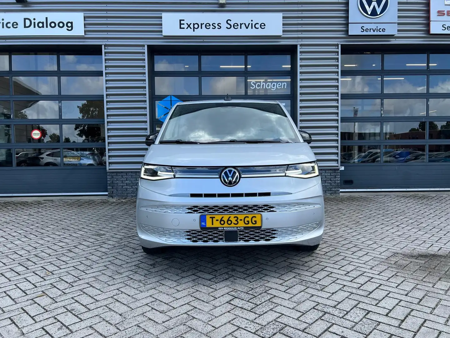 Volkswagen T7 Multivan 1.4 eHybrid L2H1 Life Business | Trekhaak | Verwar Grau - 2