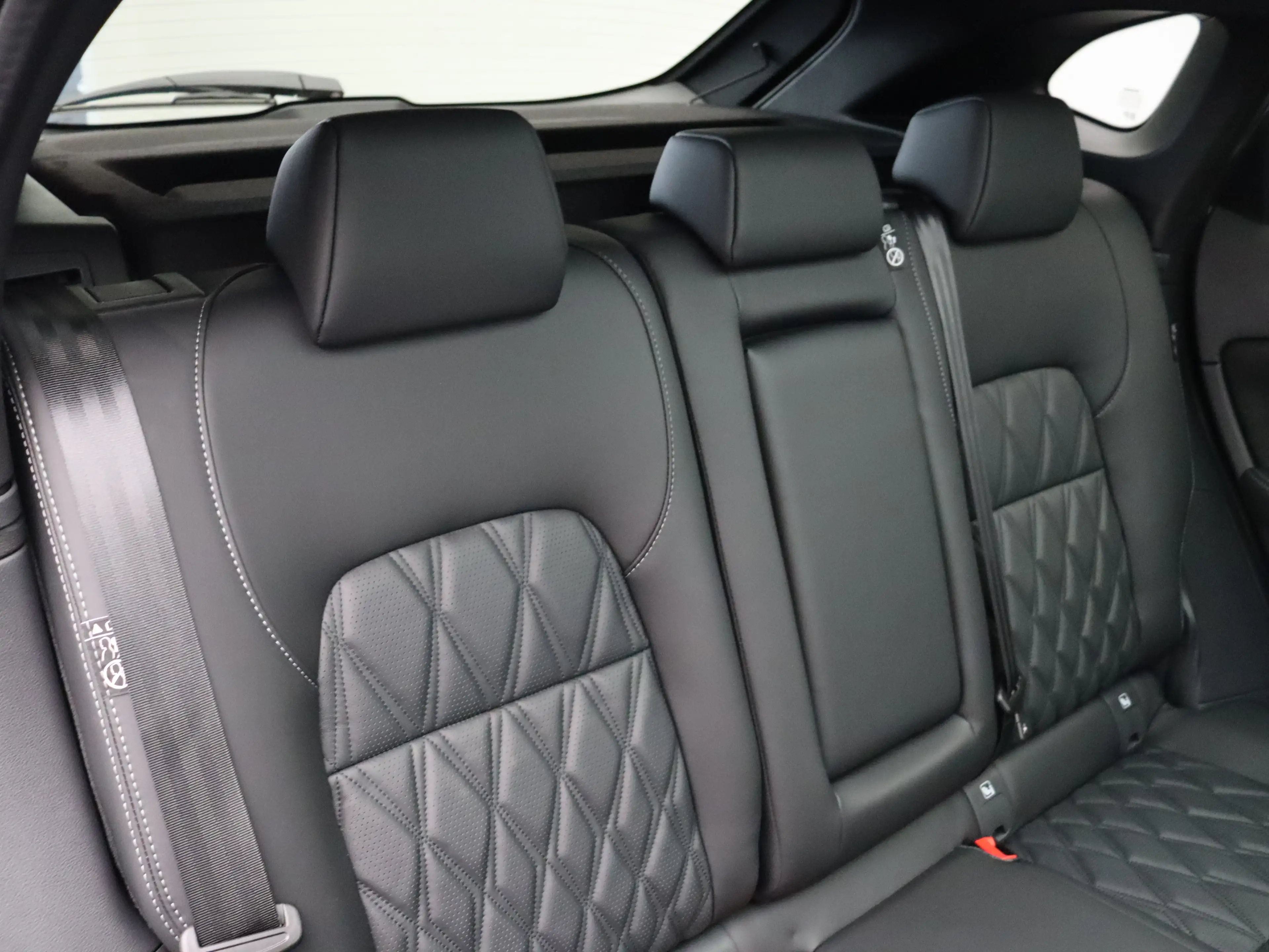 Nissan Qashqai Tekna Plus + Two Tone Mild-Hybrid 158 Xtronic | 12 — photo 9