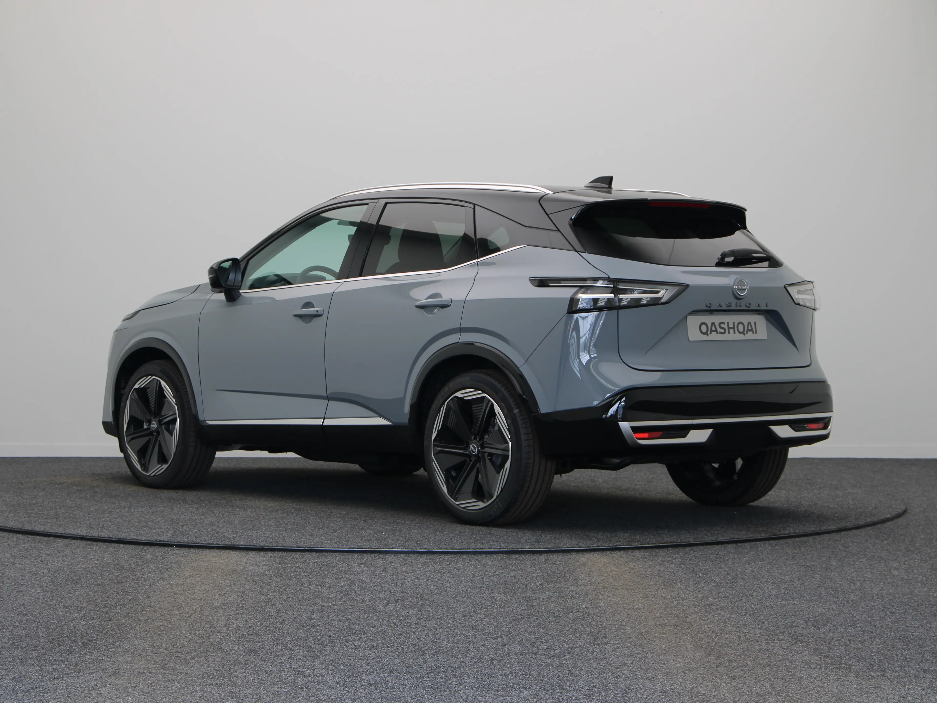 Nissan Qashqai Tekna Plus + Two Tone Mild-Hybrid 158 Xtronic | 12 — photo 2
