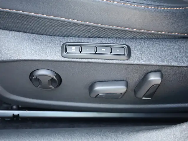 Cupra Leon view 13