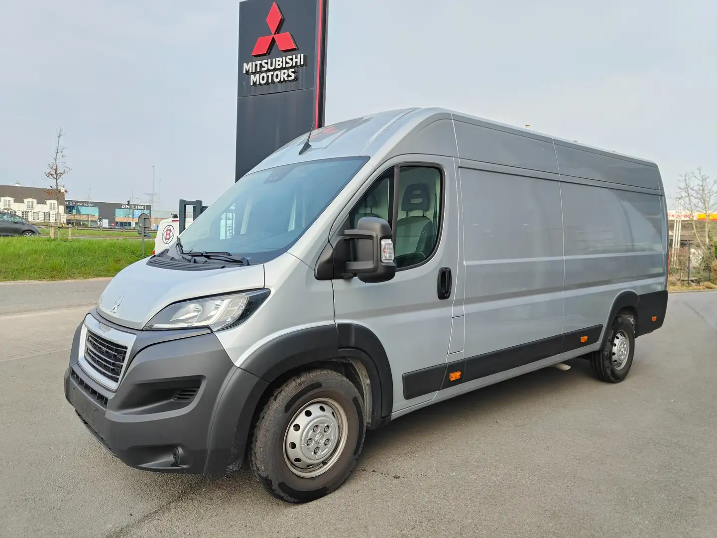 Peugeot Boxer 2.2 BlueHDi L4H2 S/S (EU6.4) Argent - 1