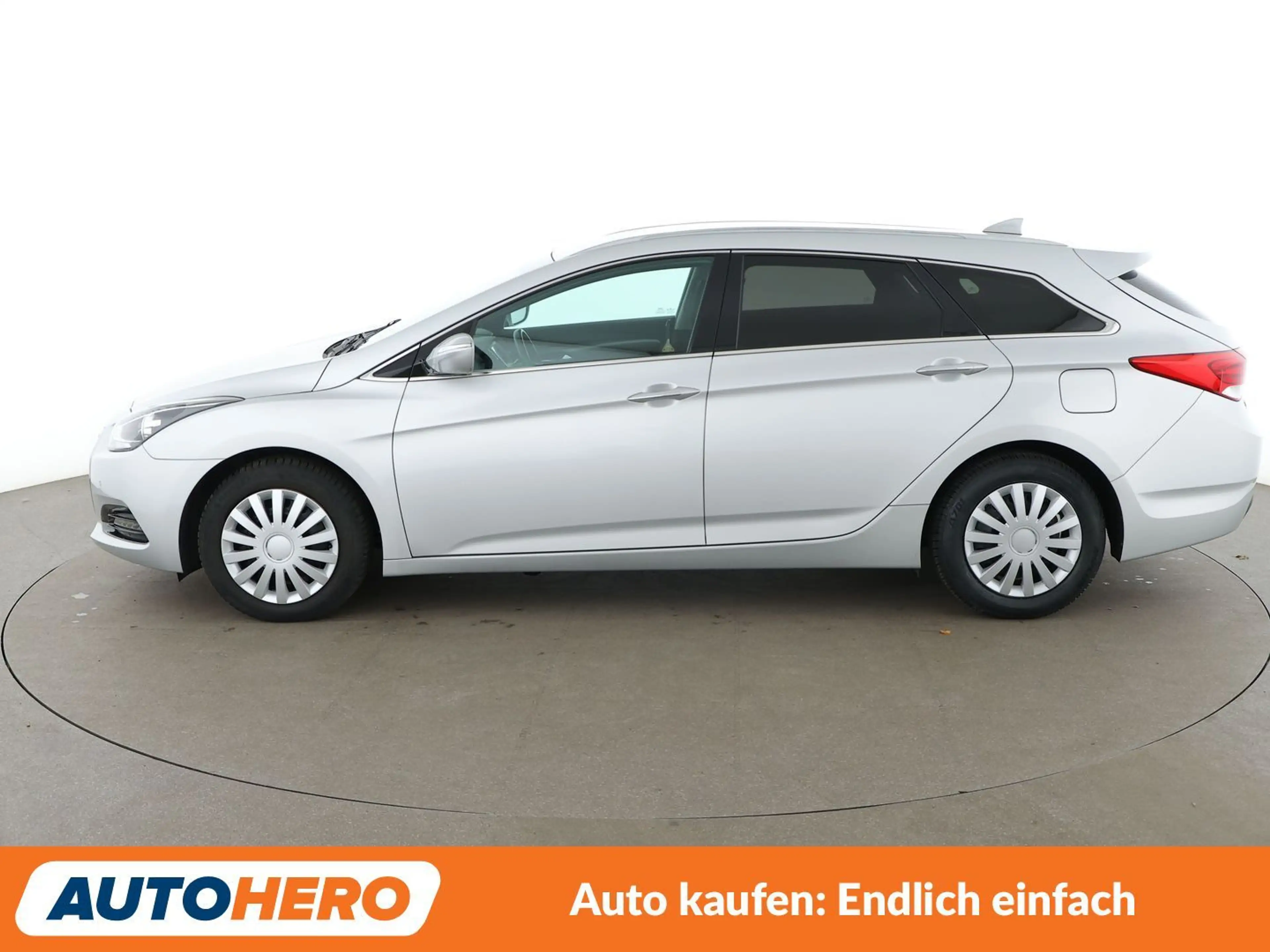 Hyundai i40 2.0 GDI Trend Aut.*NAV*TEMPO*CAM*PDC*SHZ*BT* — photo 3