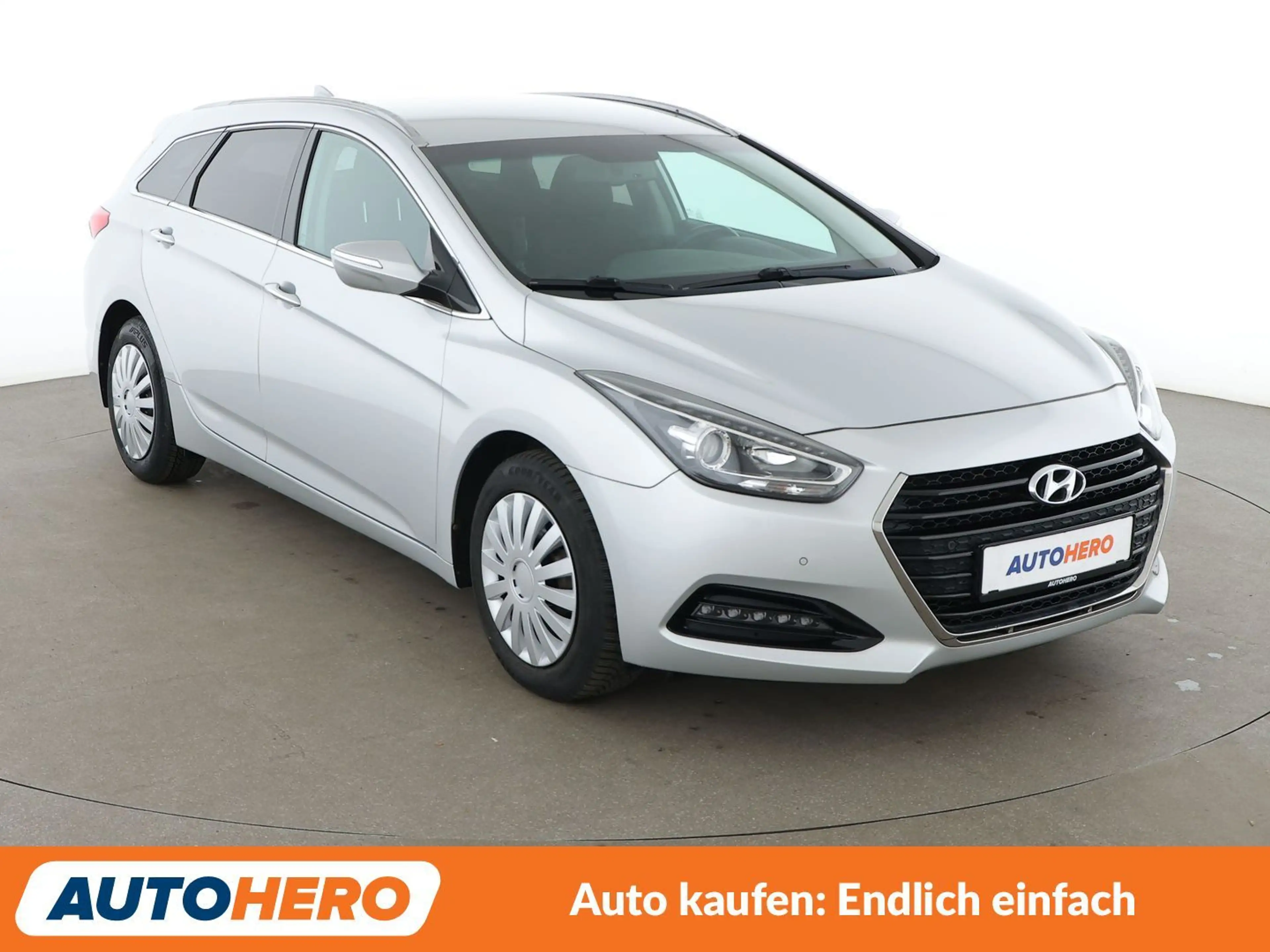 Hyundai i40 2.0 GDI Trend Aut.*NAV*TEMPO*CAM*PDC*SHZ*BT* — photo 8