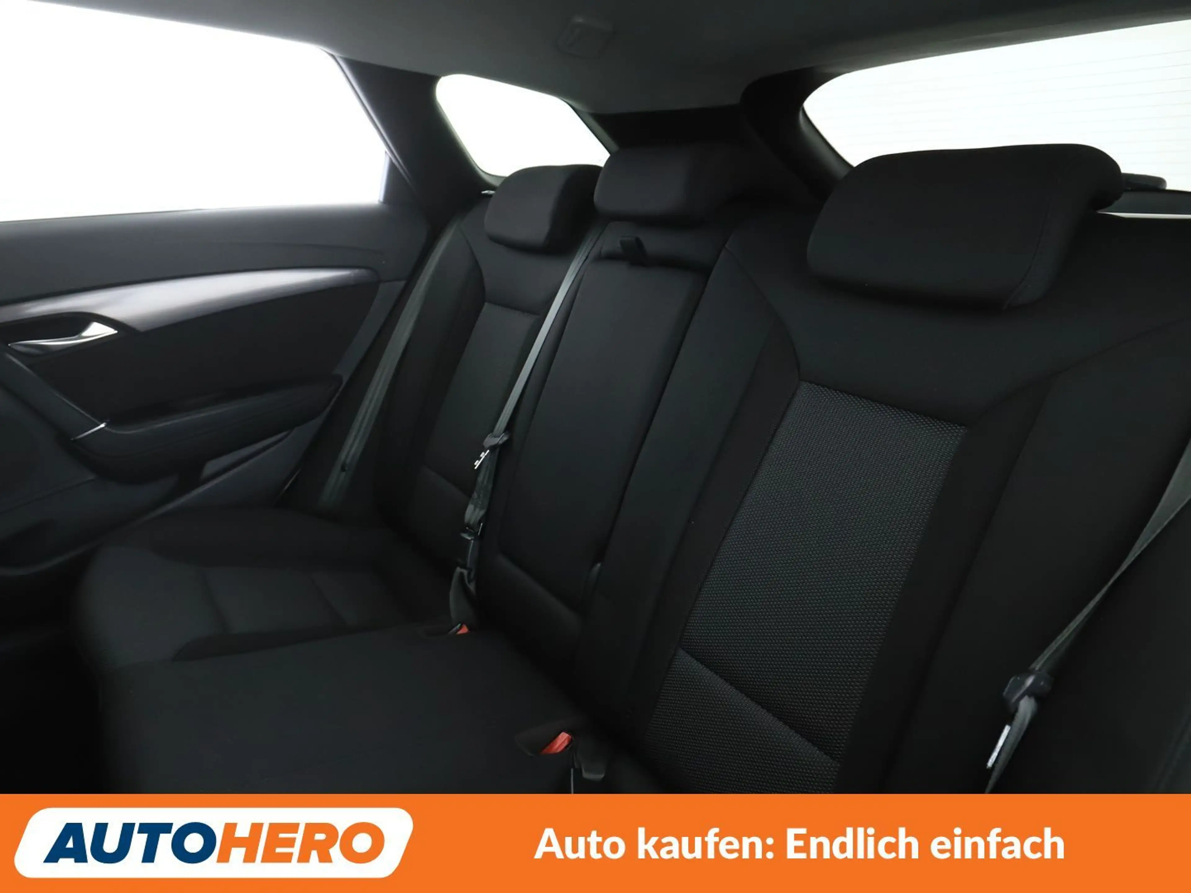 Hyundai i40 2.0 GDI Trend Aut.*NAV*TEMPO*CAM*PDC*SHZ*BT* — photo 14