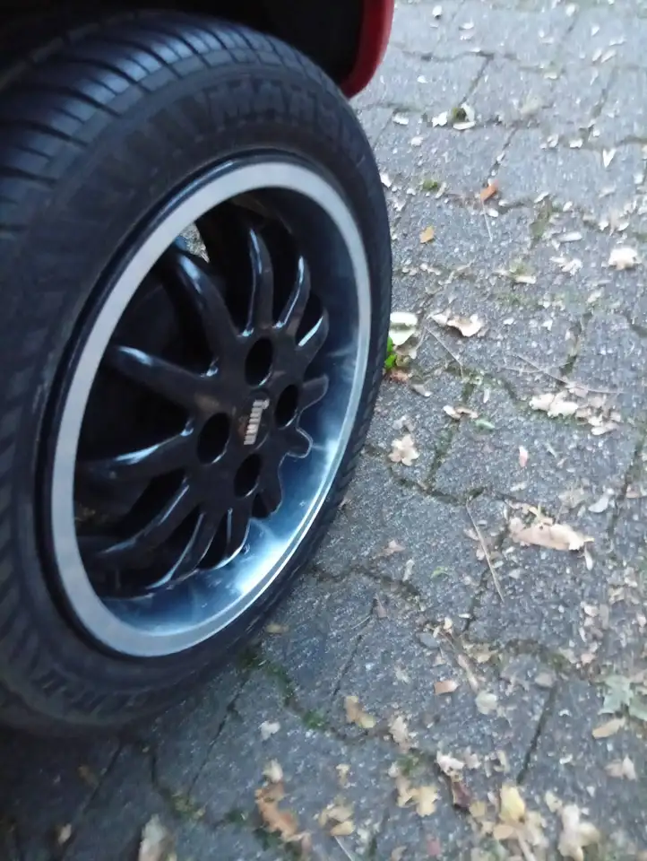 Mazda 323 Coupé, foto 3