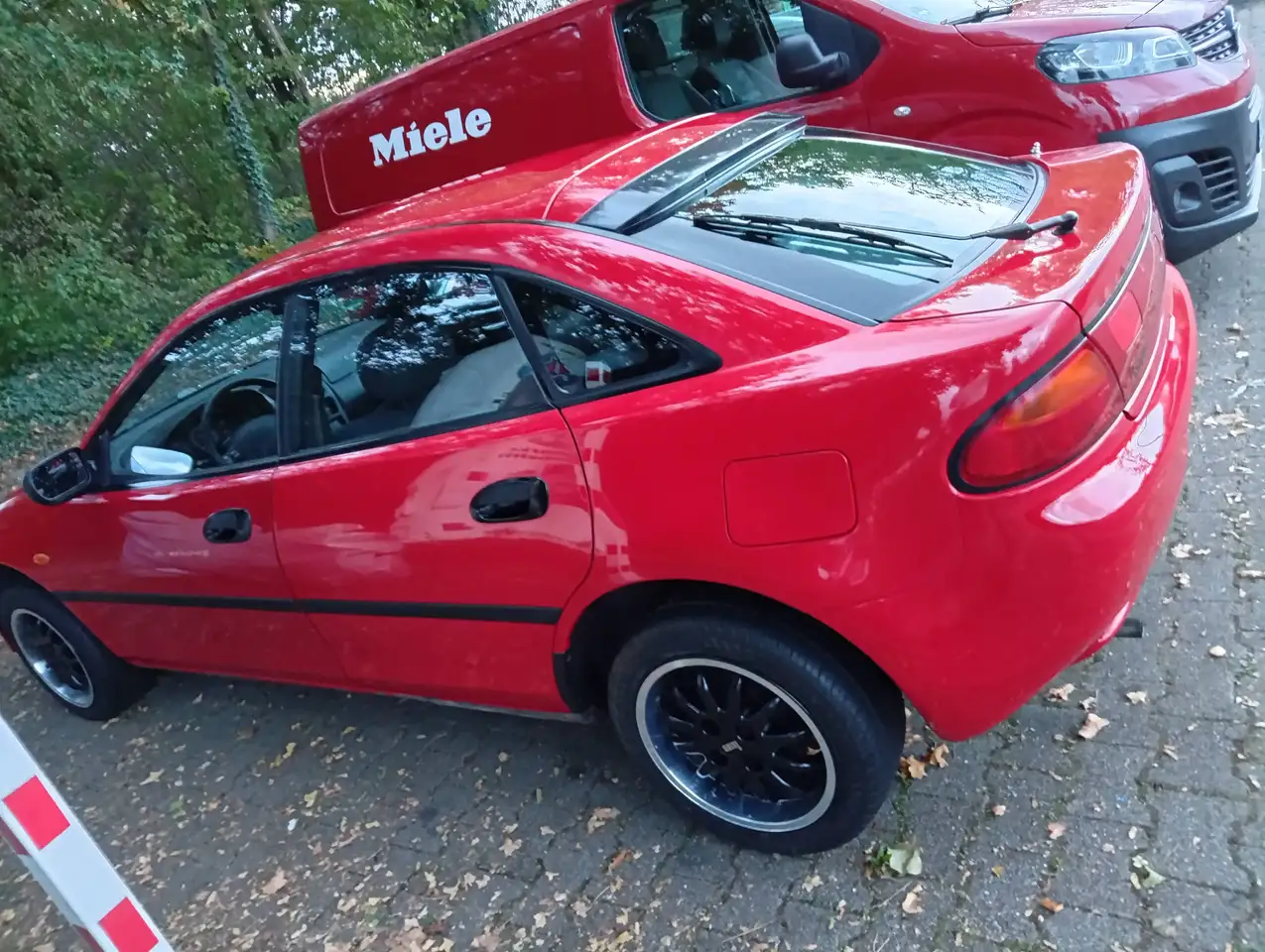 Mazda 323 Coupé, foto 2