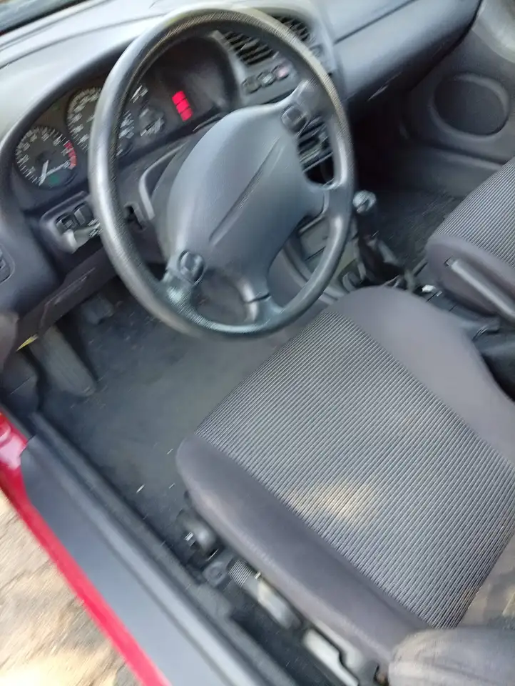 Mazda 323 Coupé, foto 11