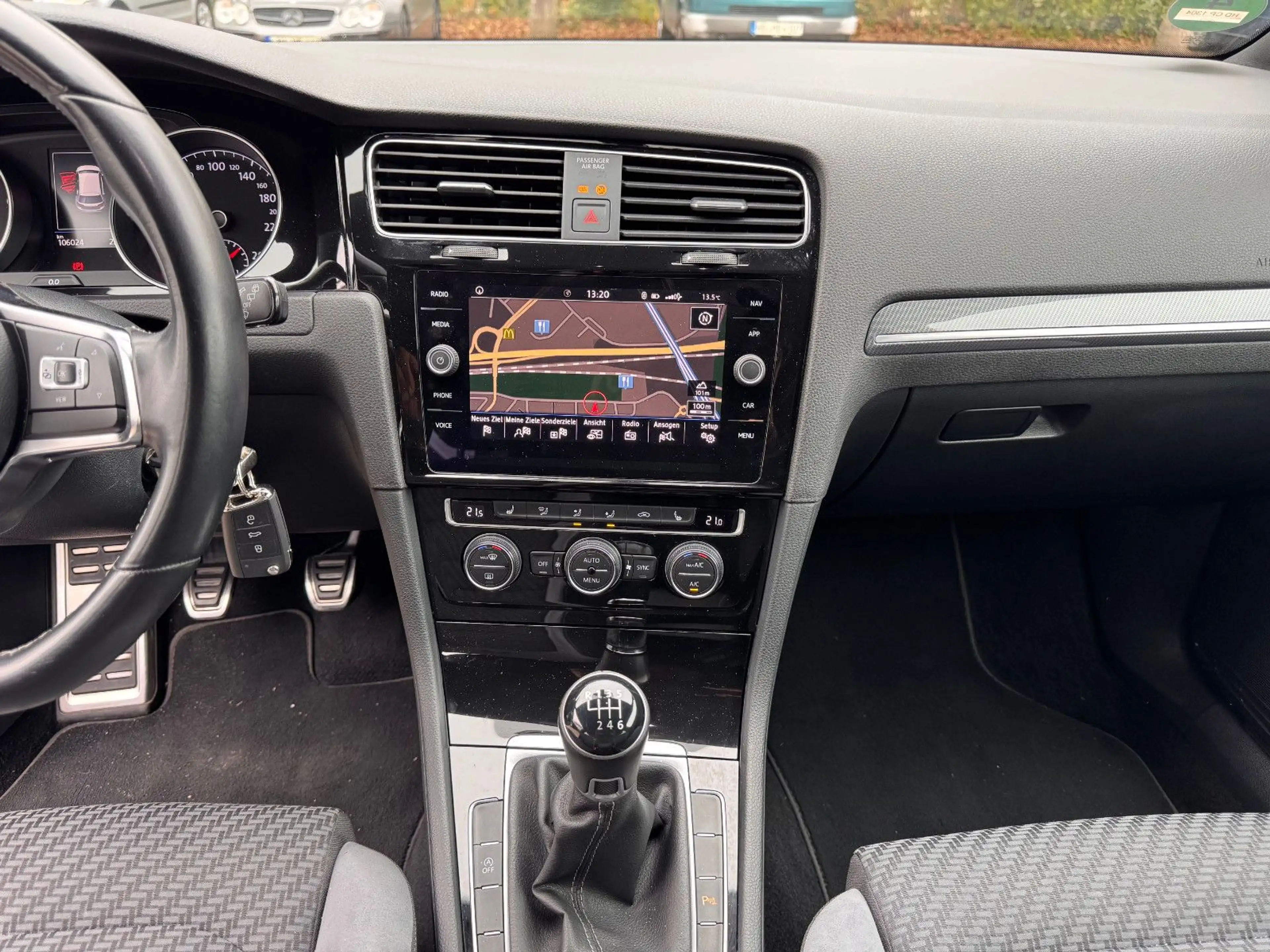 Volkswagen Golf 1,5 TSI Highline R Line*1. Hd* — photo 14