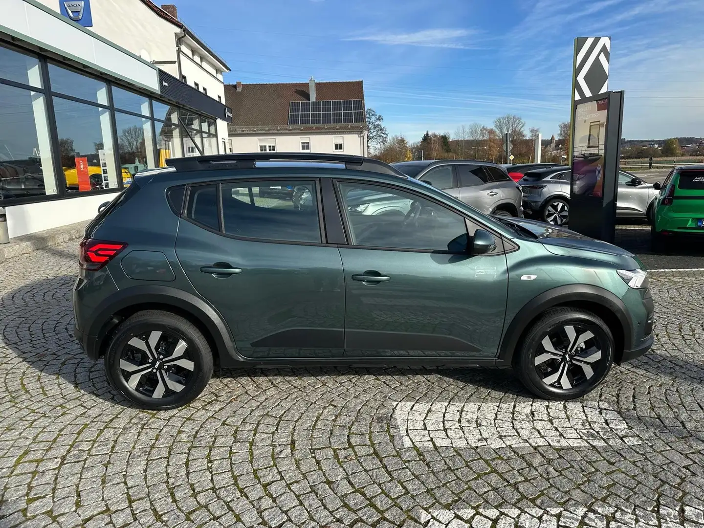 Dacia Sandero Stepway Expression TCe 90 CVT Grün - 2