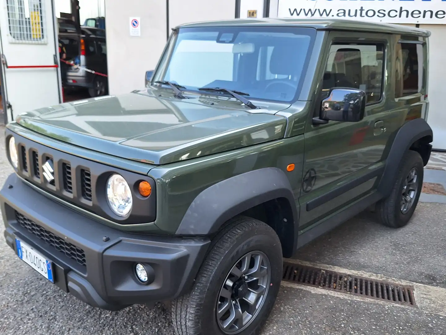 Suzuki Jimny Jimny 1.5 Top 4wd allgrip CHILOMETRI CERTIFICATI Verde - 2