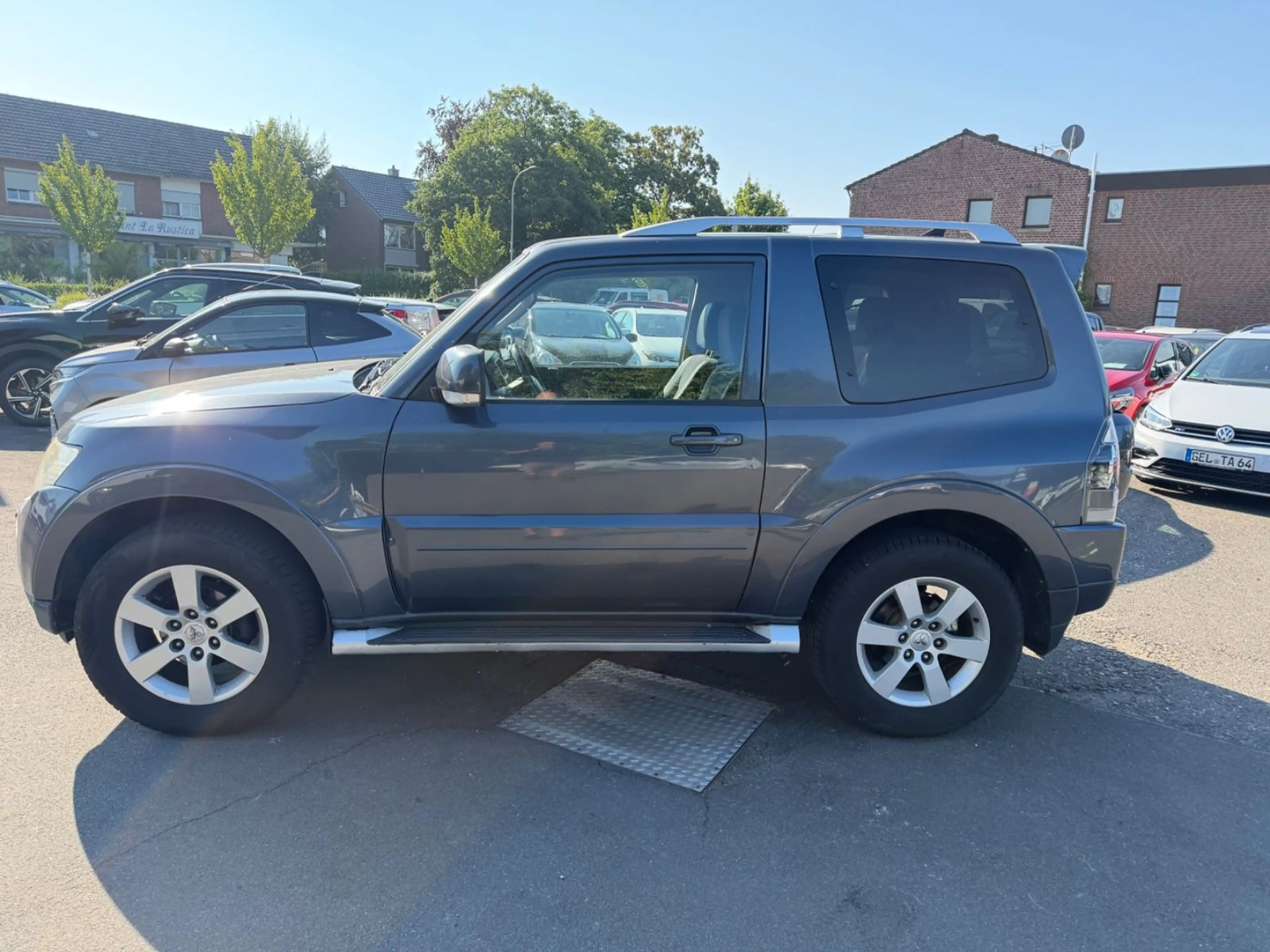 Mitsubishi Pajero 3.2 DI-D Intense — photo 2