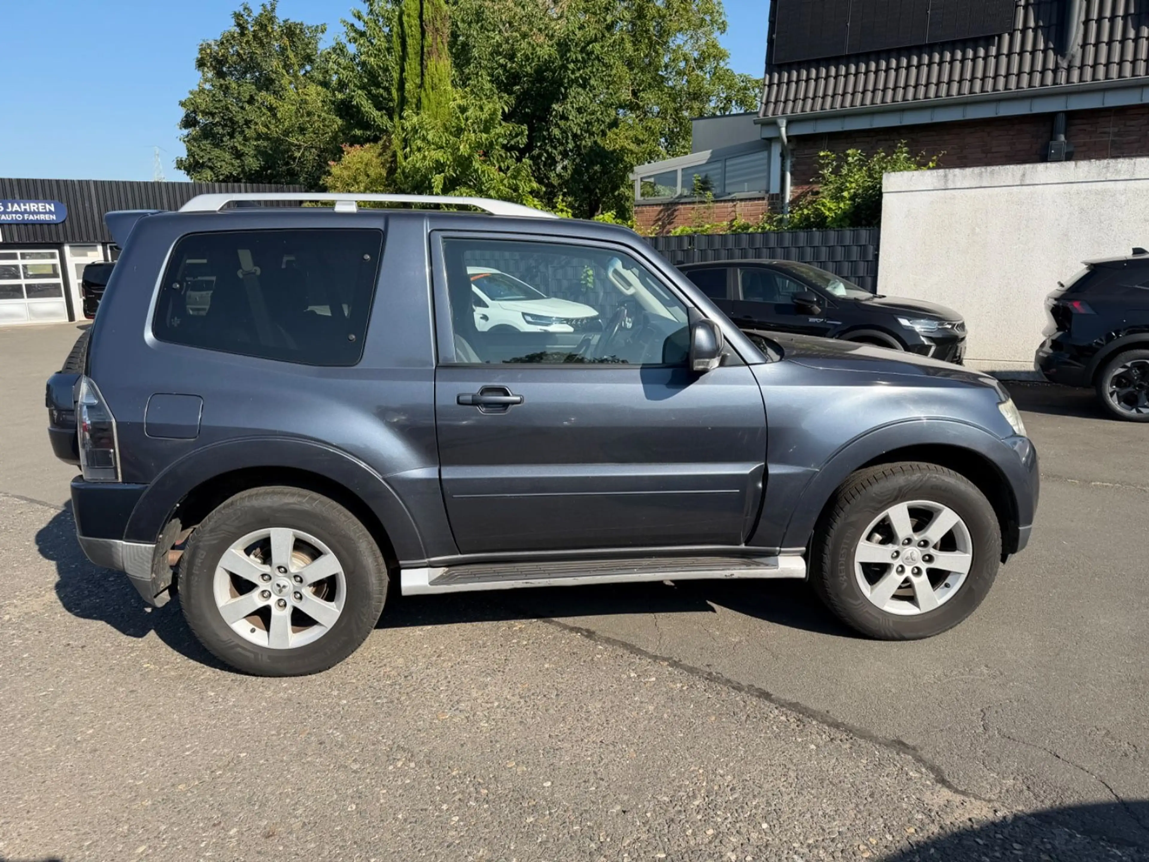 Mitsubishi Pajero 3.2 DI-D Intense — photo 8