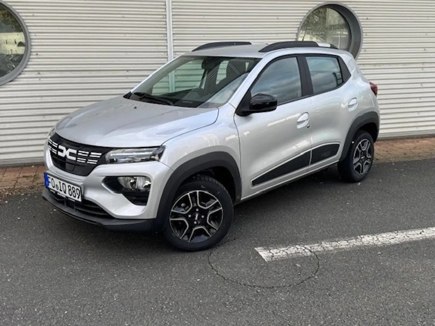 Dacia Spring Essential CCS KAMERA NAVI KLIMA GJR Schüko PDC Argent - 2