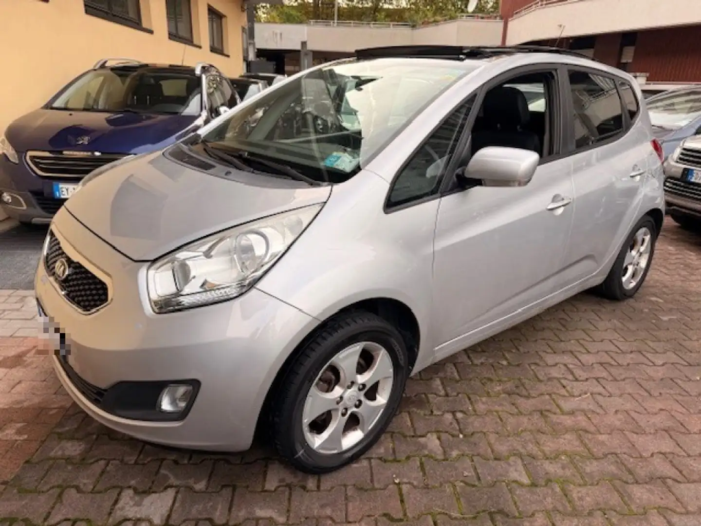 Kia Venga 1.4 CVVT Cool TETTO APRIBILE Silber - 1